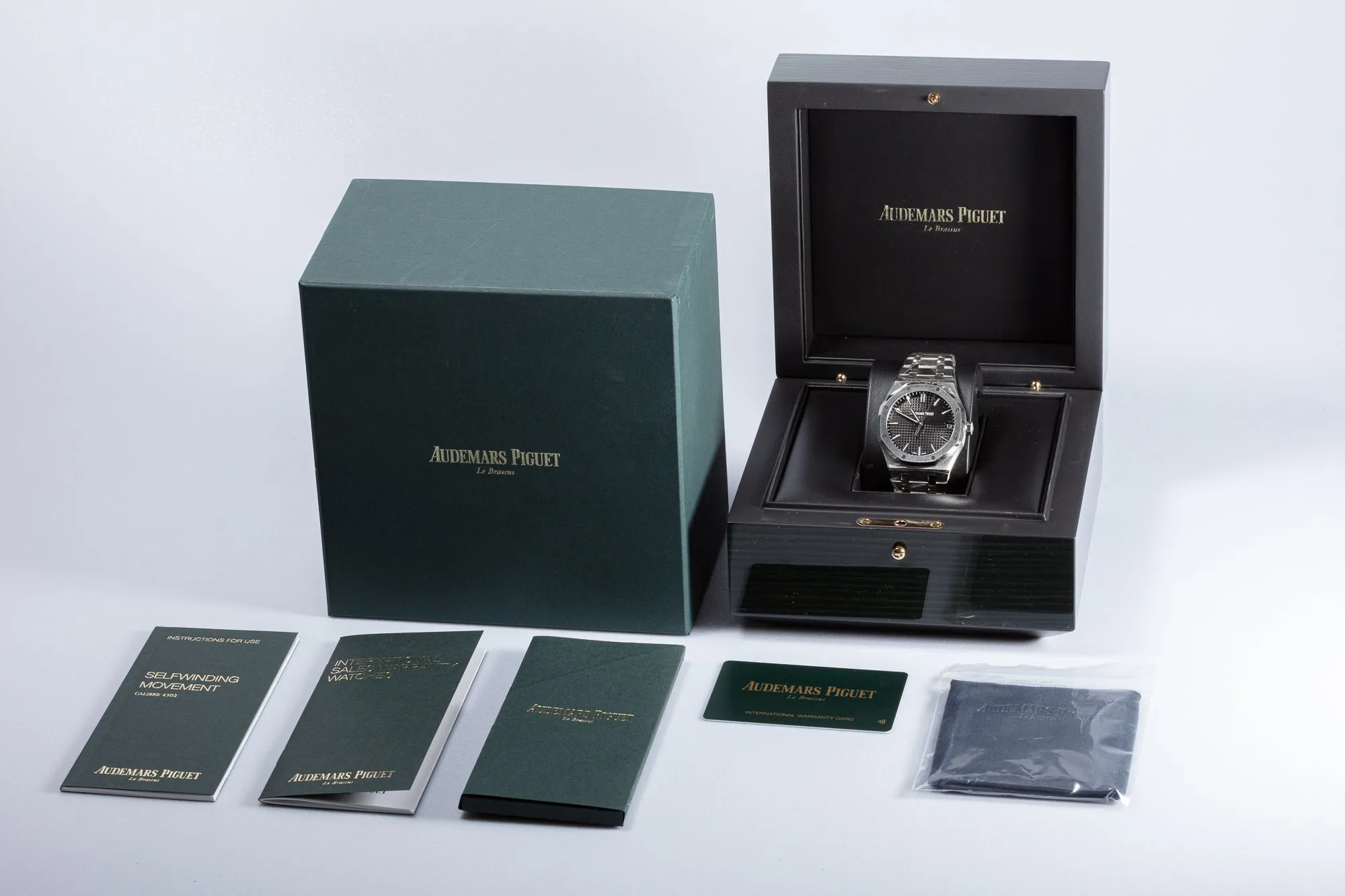 2021 Audemars Piguet 15500ST.00 Royal Oak Black Dial with Box & Card