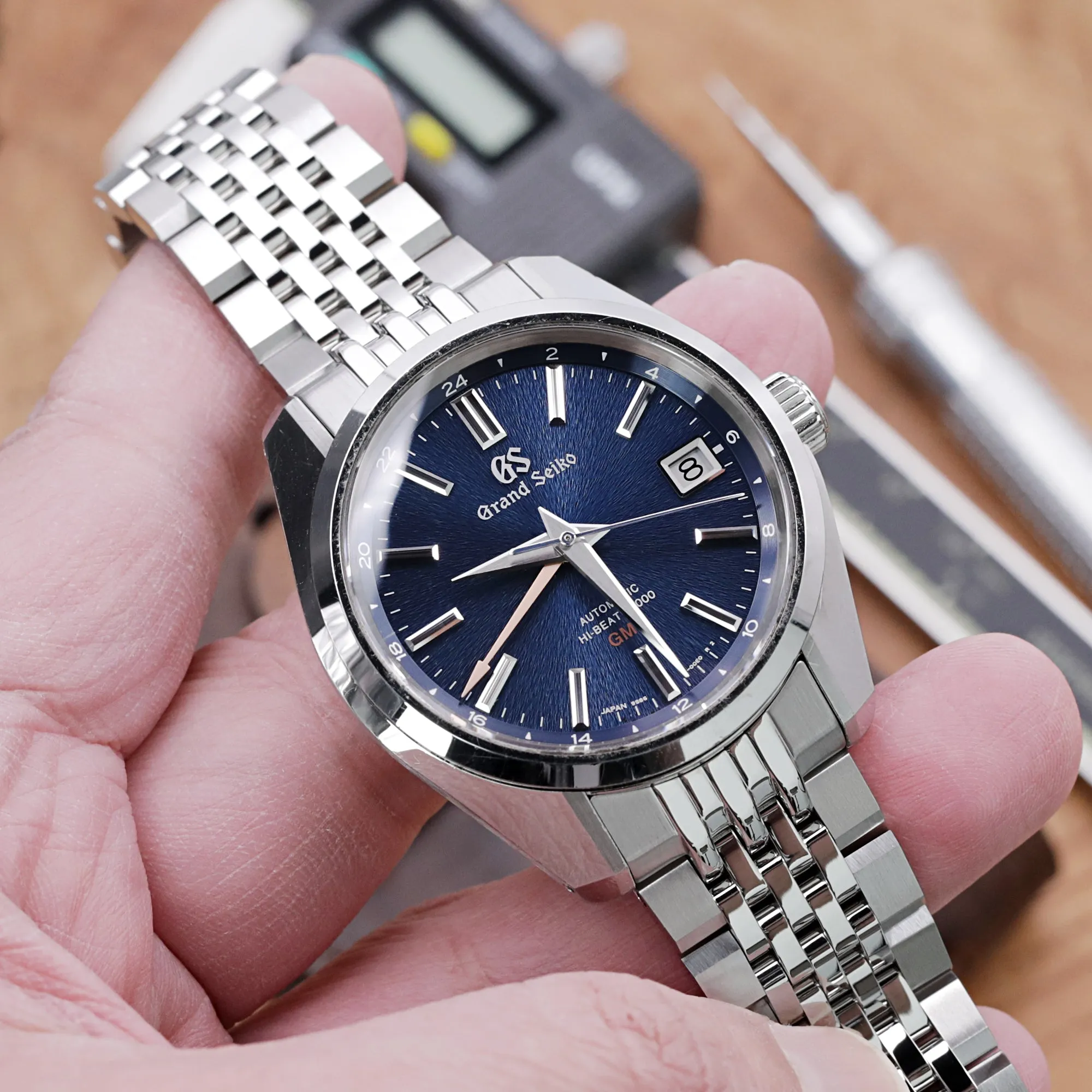 Asteroid for Grand Seiko 44GS V-Clasp, Brushed with Polished Center